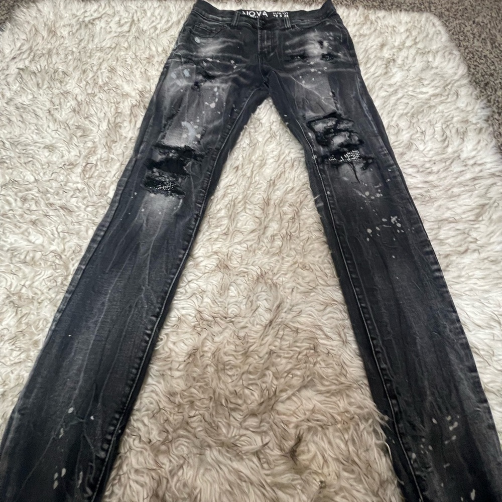 Been sitting in my closet for a while now. Don’t wear skinny jeans…..